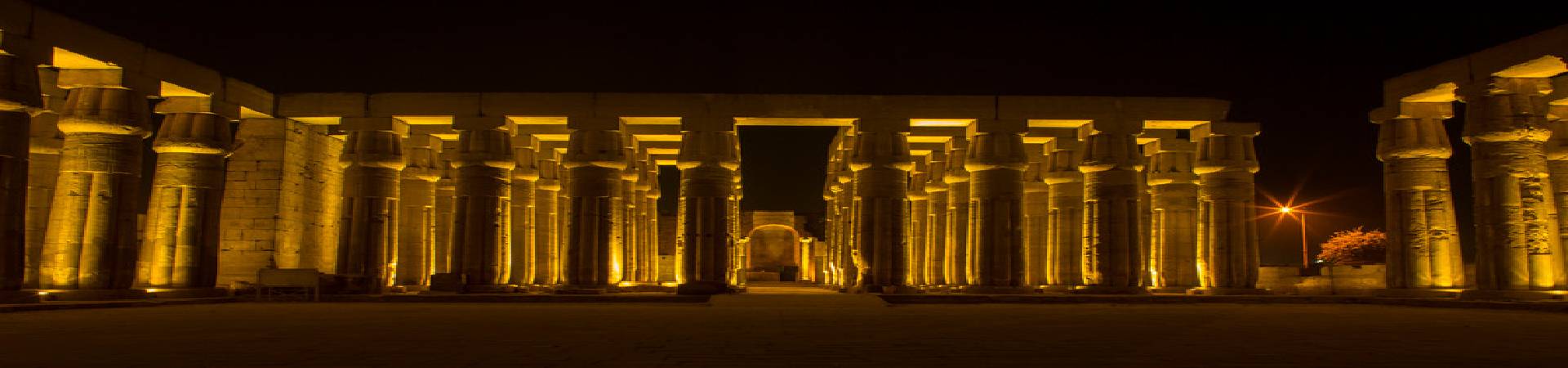Privater Transfer zur Licht- & Tonshow im Karnak-Tempel